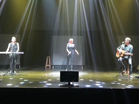 ¡La Noche de la Gala: Un Festín Musical con la Voz Inconfundible de Alain Souchon!