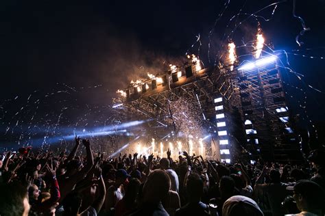 ¡El Concierto de Vacío en Bogotá: Un Festival de Música Electrónica que Desató la Furia!